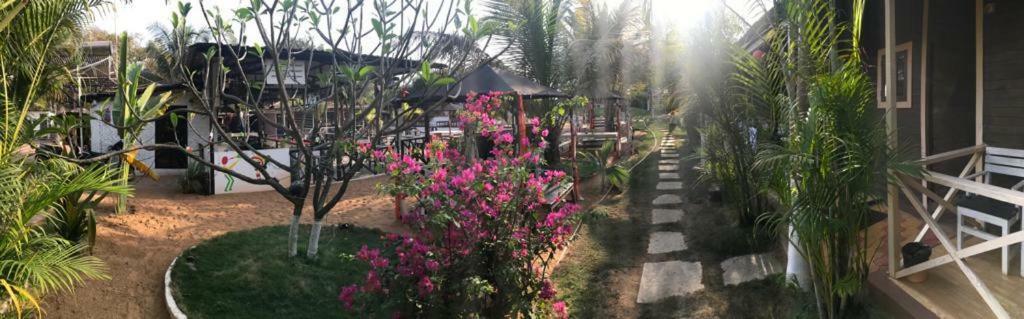 Boaty'S Beach Cottages Calangute Bagian luar foto